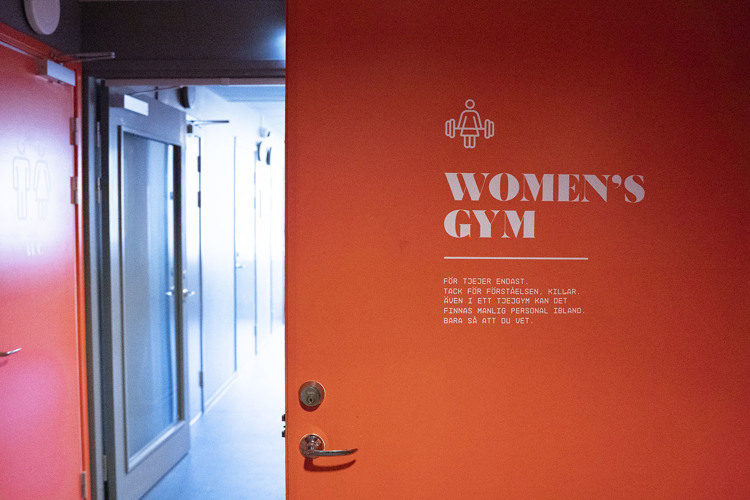 Tjejgym Women's Gym dörr