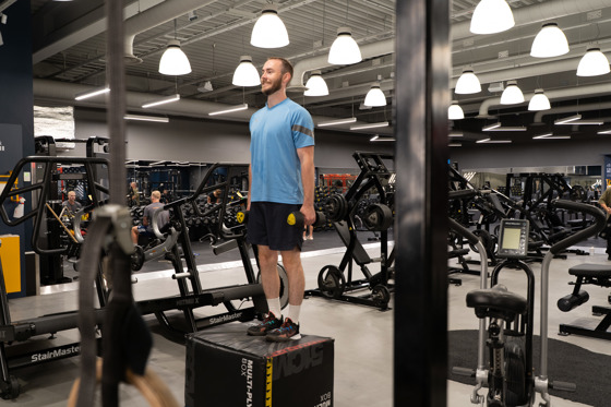 Step ups på box på gym